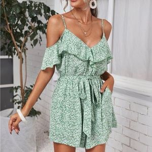 🎉 3 items for $20! Green Floral Romper